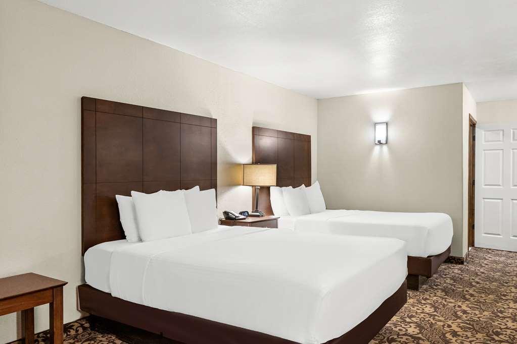 Best Western George West Executive Inn Room photo