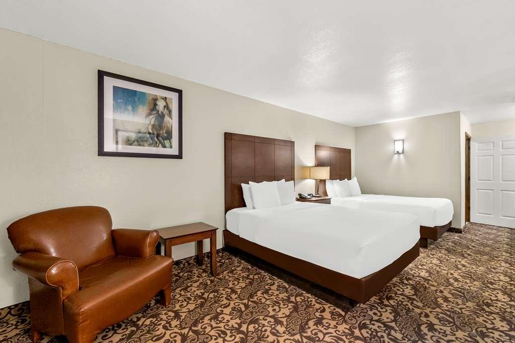 Best Western George West Executive Inn Room photo