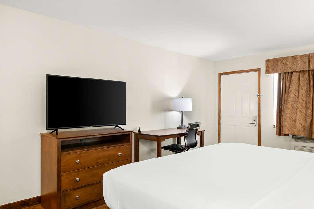 Best Western George West Executive Inn Room photo